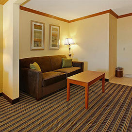 Best Western Plus Seawall Inn & Suites by the Beach suite living area